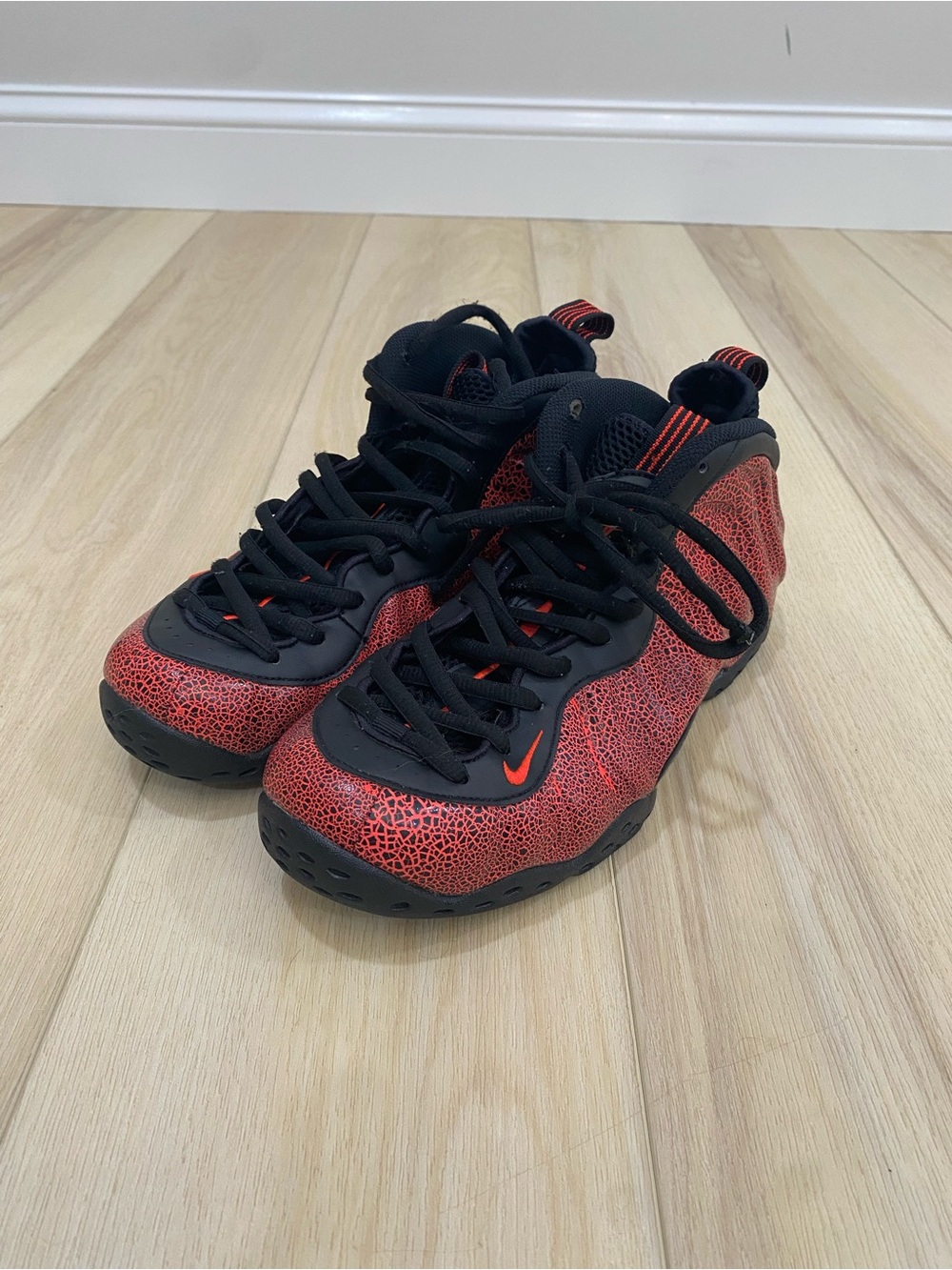 Nike Air Foamposite One Cracked Lava Men’s Size 9 Red Black